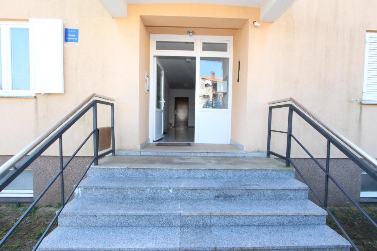 רוביני Apartment Adi מראה חיצוני תמונה