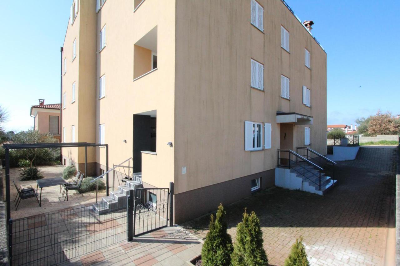 רוביני Apartment Adi מראה חיצוני תמונה